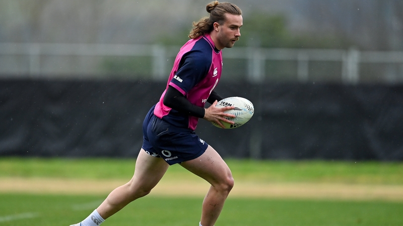 Hansen takes the place of Keith Earls on the right wing