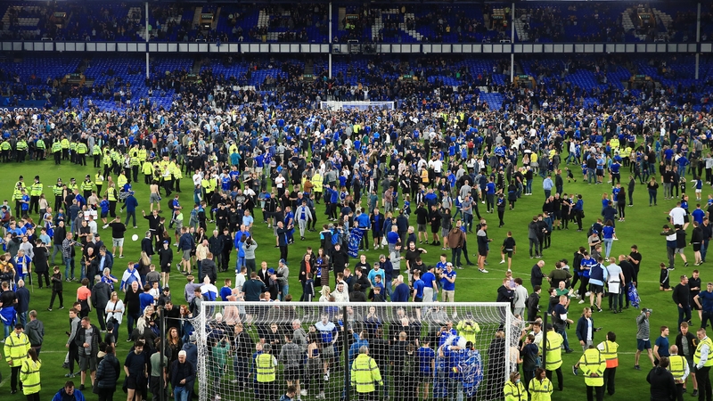 Everton fans invaded the pitch after win against Crystal Palace