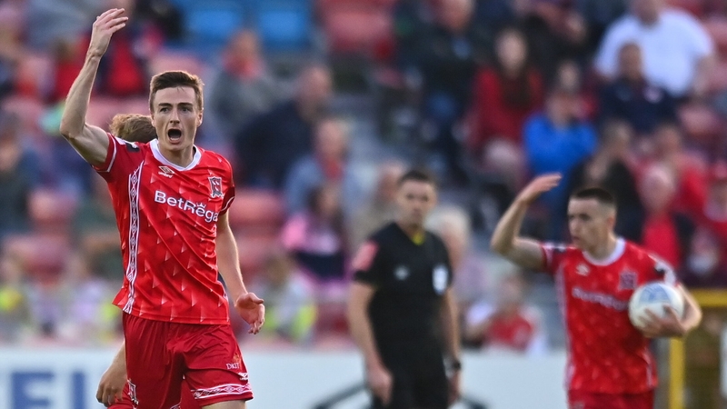 Daniel Kelly of Dundalk celebrates his leveller