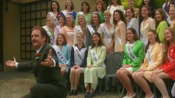 Rose of Tralee contestants with host Marty Whelan in Dublin's Guinnes Brewery, 1997.