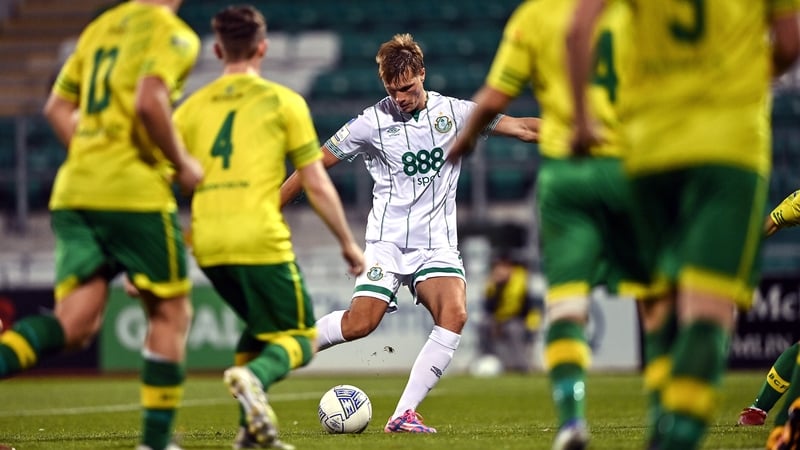 Daniel Cleary scoring on his debut for Shamrock Rovers