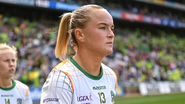 Vikki Wall has signed a professional contract in Australia