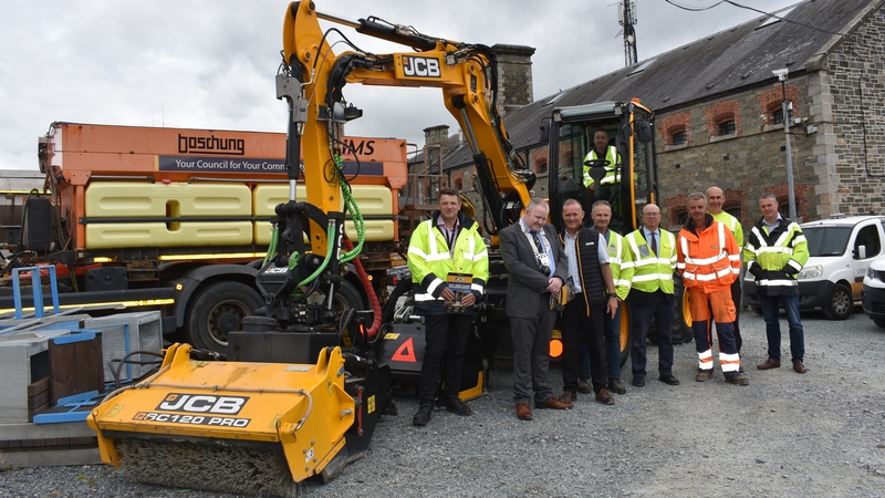 The machine can cover up to 700 potholes a month