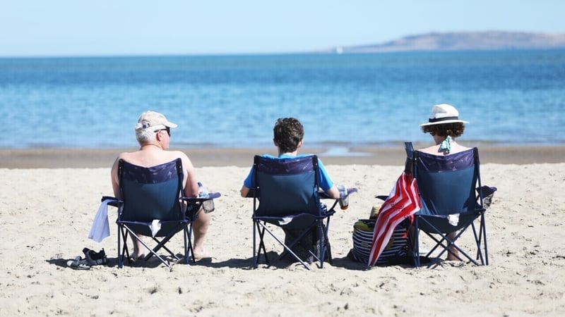 People have been advised to regularly apply sun cream when out in the sunshine this week (Pic: RollingNews.ie)