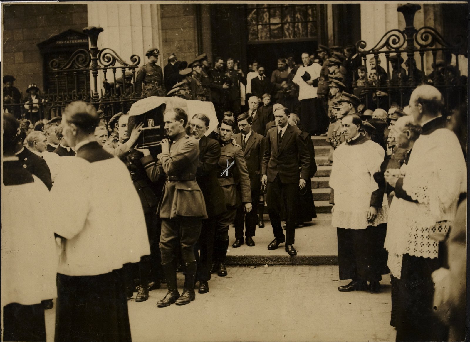 Michael Collins was among the pallbearers at Arthur Griffith's funeral (Pic: National Library of Ireland)