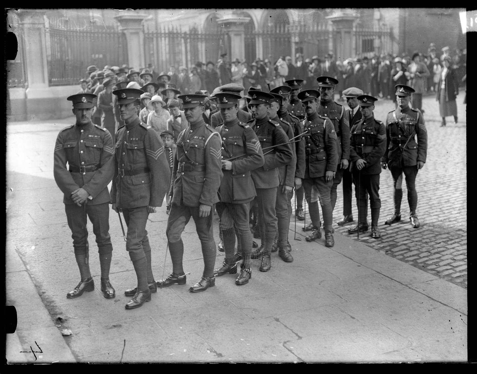 RESPECT: Once these British soldiers hunted Michael Collins; now they returned in their best parade uniforms to pay their respects to his remains (Pic: © RTÉ Photographic Archive/Cashman Collection)