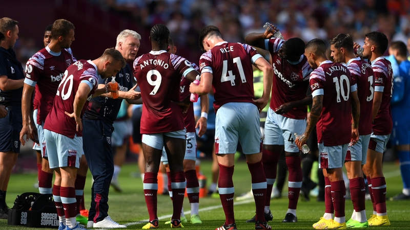 West Ham United manager David Moyes gives team instructions in a water break during last weekend's Premier League match against Manchester City