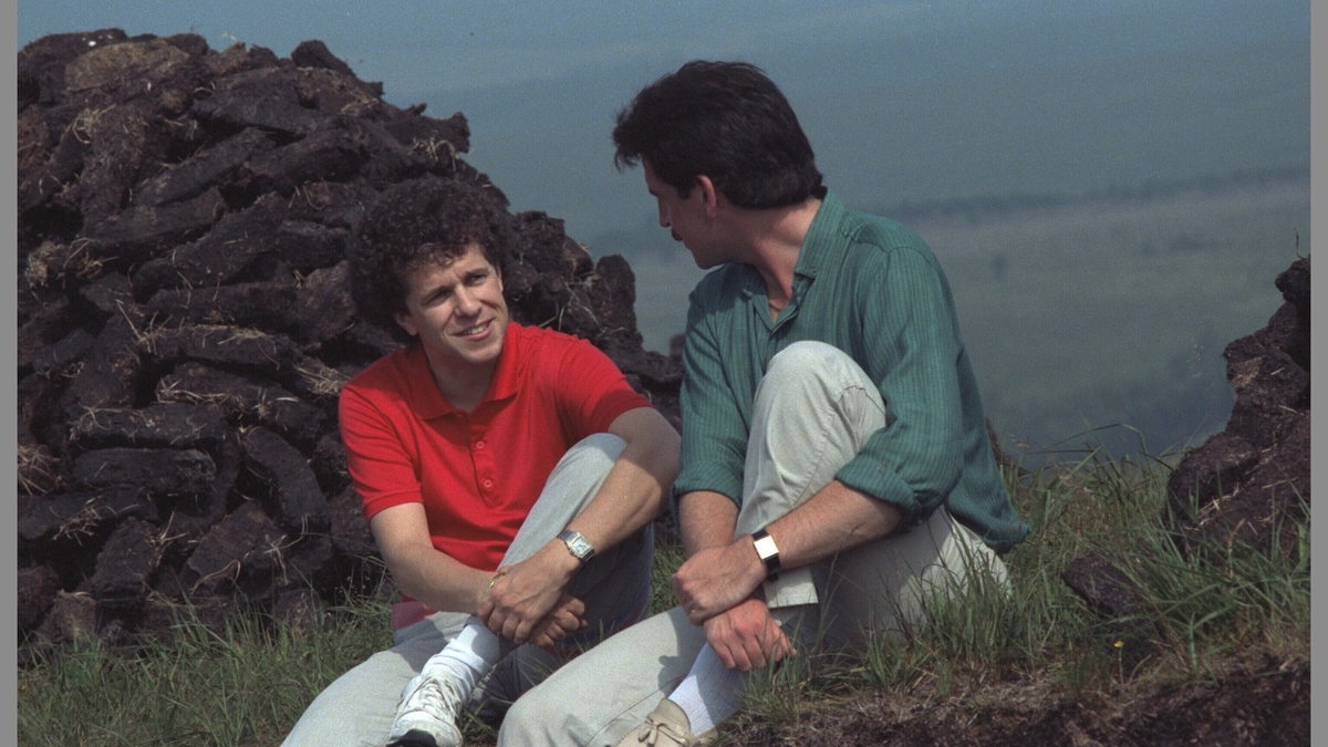 Marty talks to iconic singer/songwriter Leo Sayer.