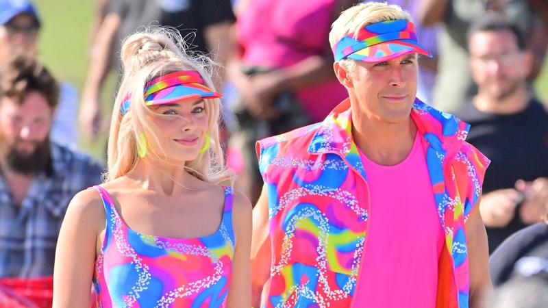 Margot Robbie and Ryan Gosling filming Barbie