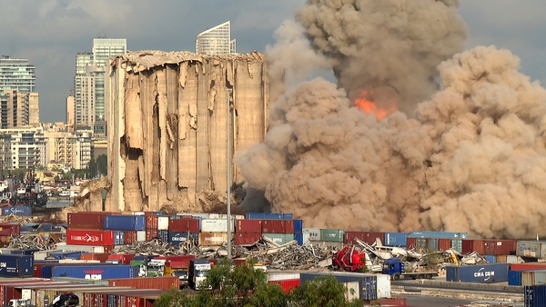A cloud of dust rose over the port after the collapse