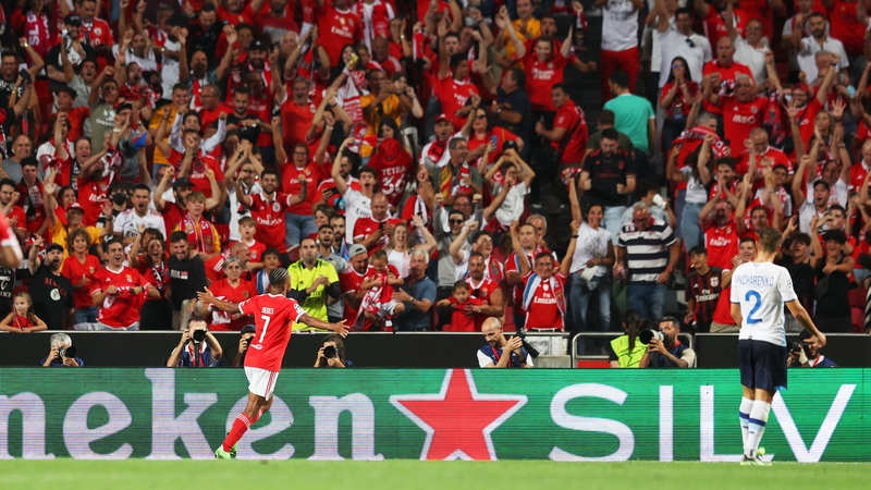 David Neres celebrates Benfica's third goal on the night