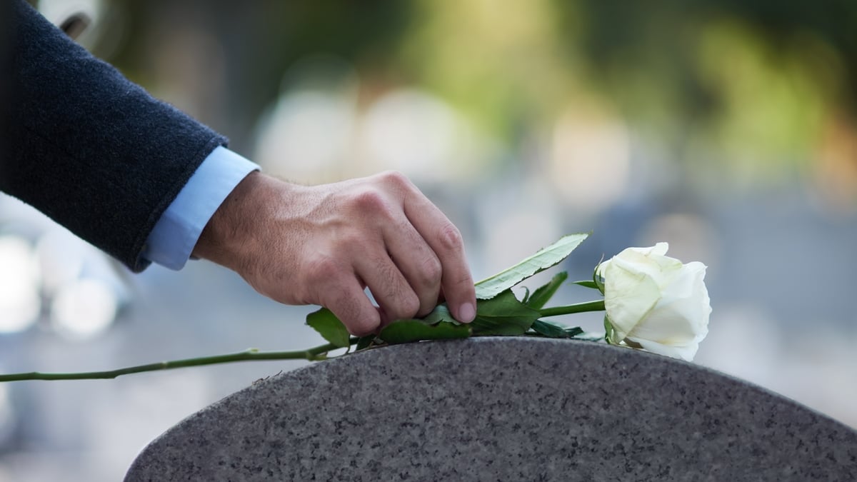 Can you be buried on private land?