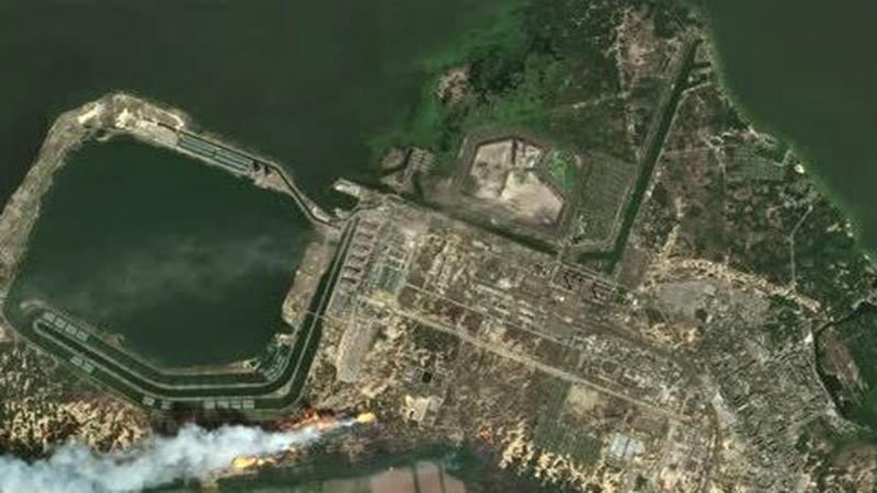 A satellite image of the fire near the Zaporizhzhia nuclear plant (Courtesy: European Union, Copernicus Sentinel-2 imagery)