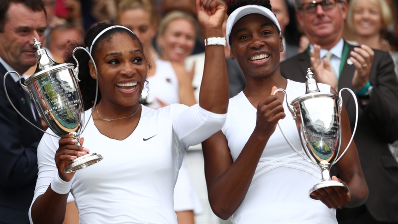 Serena (L) and Venus Williams last won a Grand Slam doubles title six years ago