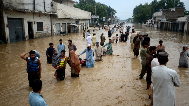 1K+ marbh ag tuilte sa Phacastáin