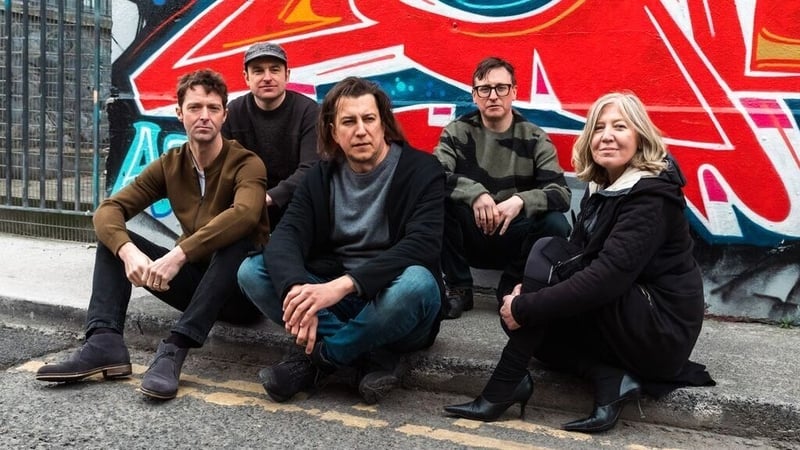 Akrobat. Photo: imagesbyannalouise.com