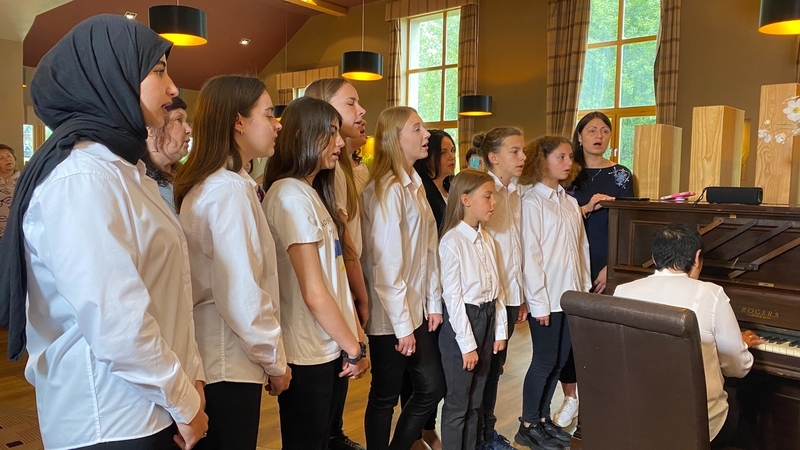 Ukrainian refugees have set up a choir in Drumshanbo, Co Leitrim
