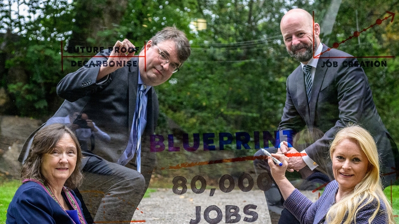 Dr Yvonne Kavanagh, Institute of Physics Ireland Chair; Tom Grinyer, Institute of Physics CEO; Professor Philip 
Nolan, Director General, Science Foundation Ireland; Dr Sinead Keogh, Head of Sectors and Director, Ibec Medtech & Engineering Sectors