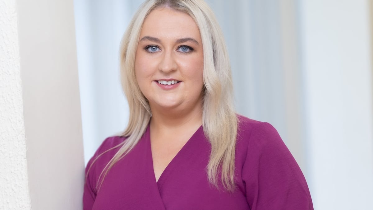 Príomhscéalta an Iarthair.