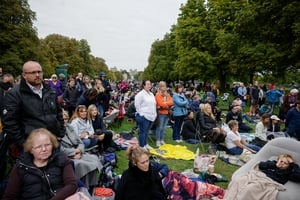 Crowds camp out in Windsor to watch a live broadcast of the queen's funeral (Jason Alden/Bloomberg)