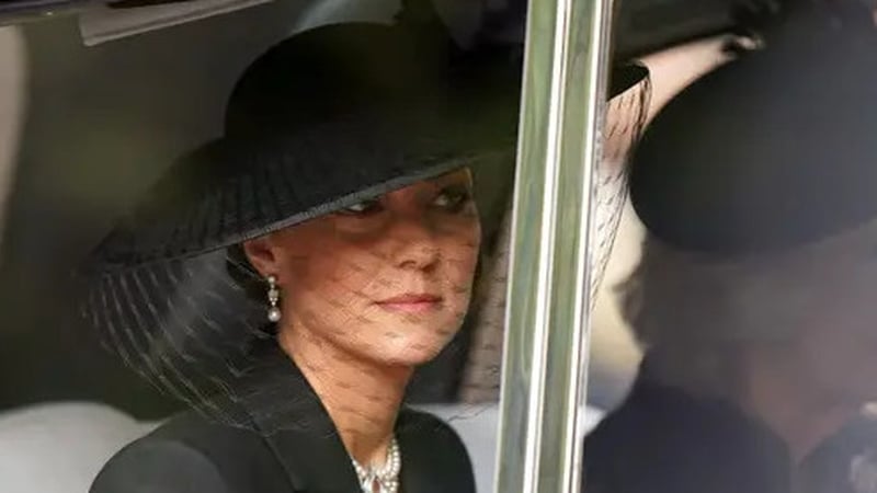 The 2,000 people invited to the ceremony have had to adhere to a strict dress code.