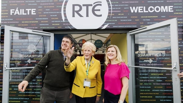 Queen of the ploughing Anna May McHugh pictured with RTÉ weather Gerry Murphy and Nuala Carey presenter at the RTÉ stand at the National Ploughing Chgampionships in Ratheniska, Co. Laois. Photo: Andres Poveda