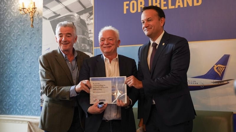 Ryanair Group CEO Michael O'Leary; Ryanair DAC CEO Eddie Wilson and Tánaiste and Minister for Enterprise, Trade and Employment Leo Varadkar