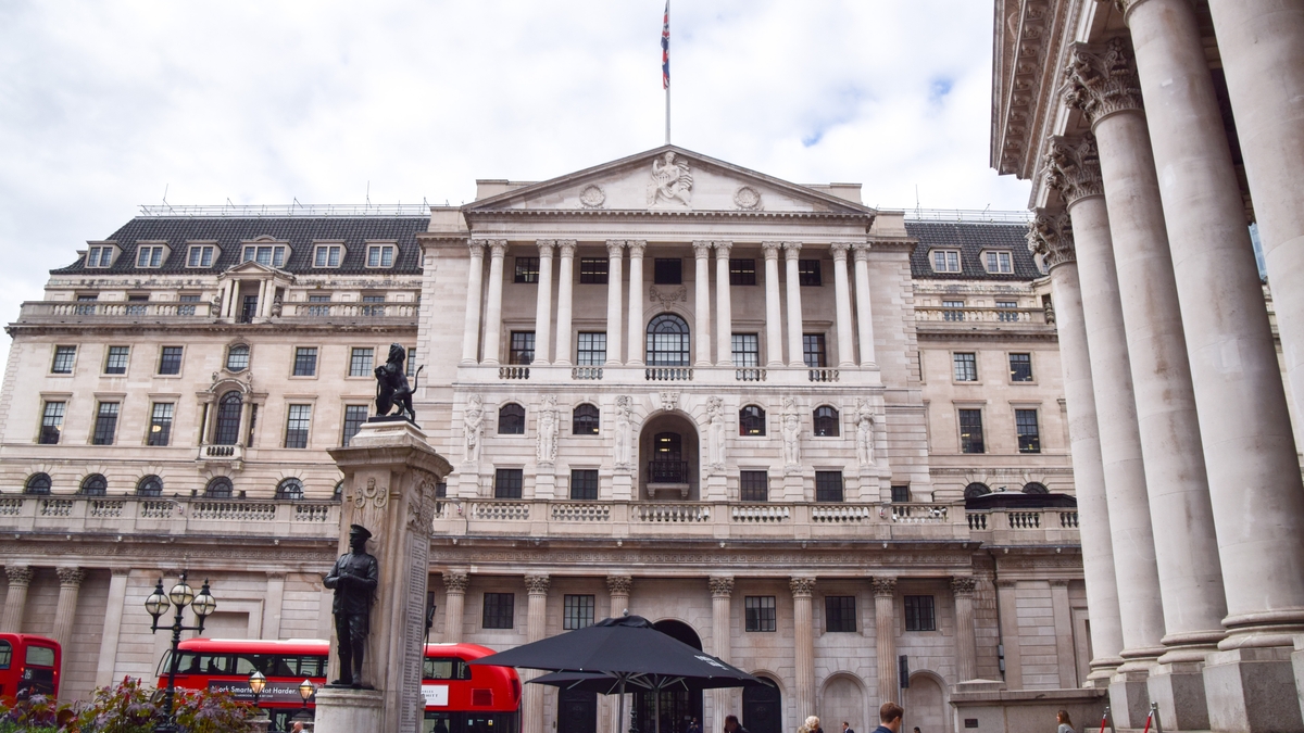 Bank of England warns of 'material risk to UK financial stability' 