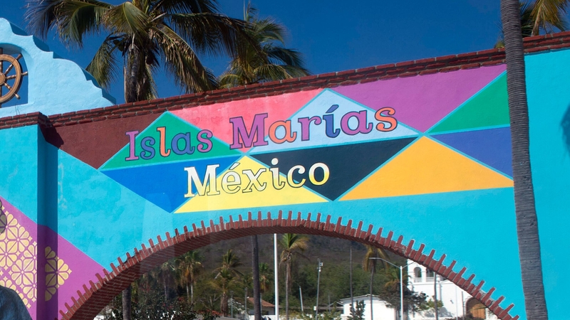 The NHC forecast that the storm would pass over the Islas Marias before reaching the mainland