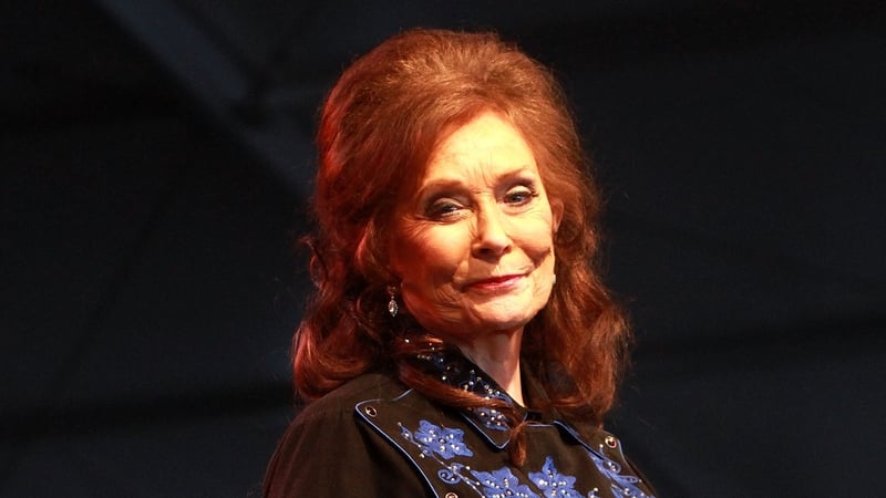 Loretta Lynn on stage in Manchester, Tennessee in 2011