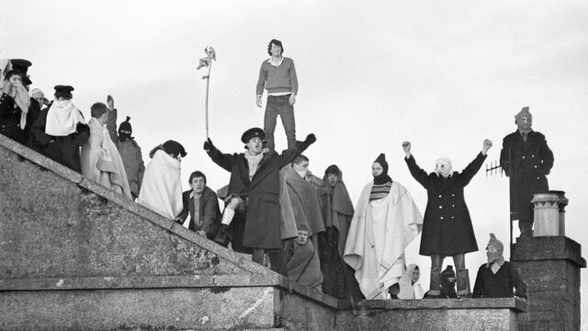 Spike Island - Spontaneous Madness