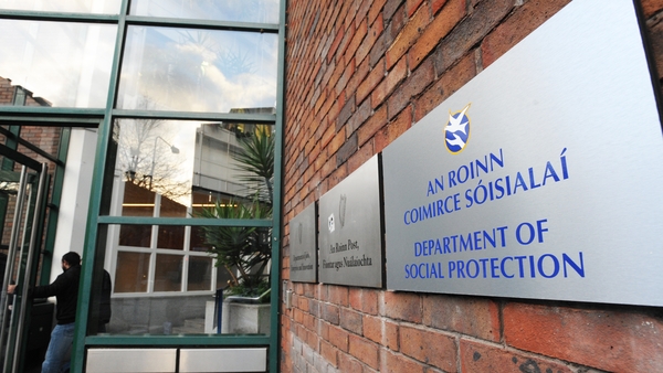 The survey examined 600 randomly selected claims in payments in February 2002