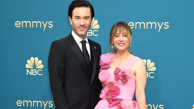 Tom Pelphrey and Kaley Cuoco