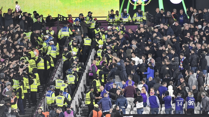 Police were forced to keep Anderlecht and West Ham United fans apart