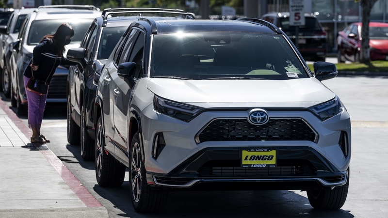 US car sales dipped 0.6% in September from August, new figures show today