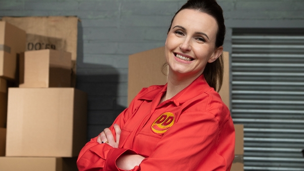 Dizzy Deliveries: Let's learn some Lámh Signs with Aisling!