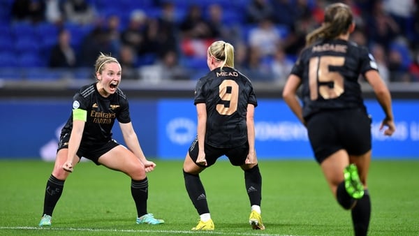 Beth Mead (c) celebrates her opening goal