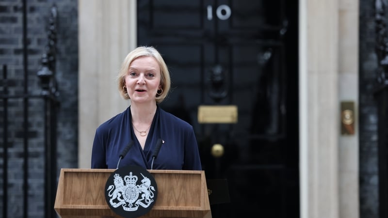 Liz Truss i Sráid Downing tráthnóna