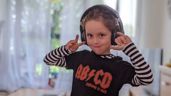 DJ For A Day: Salute DJ Noemi, for she is about to rock!