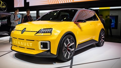 Renault today recorded net income of €2.12 billion after posting a €1.68 billion loss in the first half of 2022