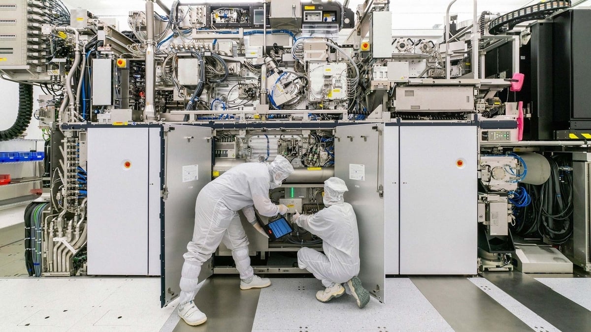 The Chip War Between China and the US