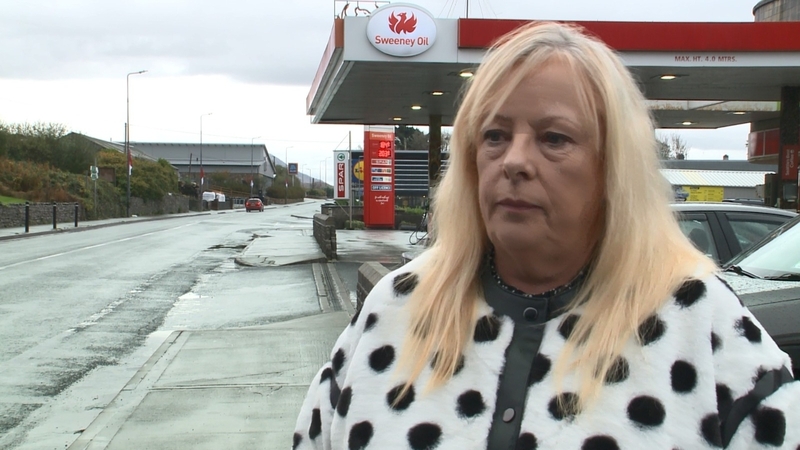 Annamarie McLoughlin: Níl sé sásúil gur "ó lá go lá" a rithfear seirbhísí cúraim faoisimh in Ospidéal Ceantair an Chlocháin."