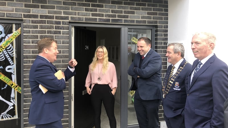Joanne Higgins at her home at Cnoc na Scoile, Ennis, meeting Minister for Housing Darragh O'Brien