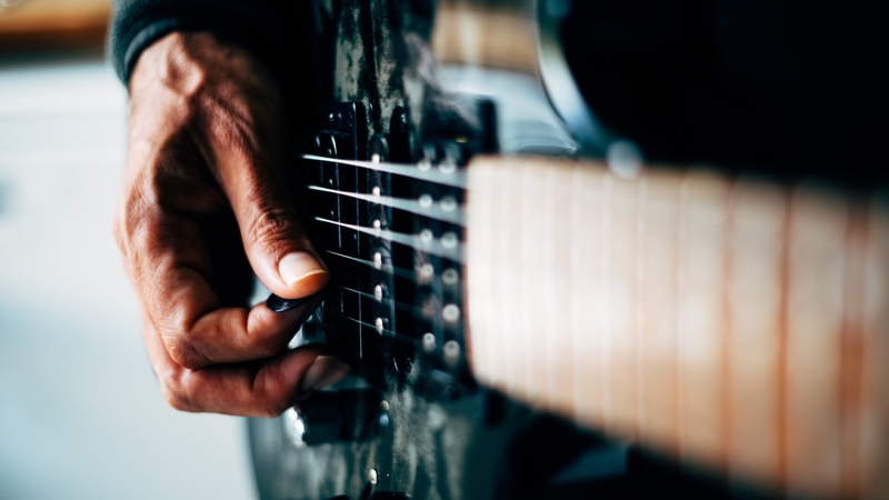 Under the pilot scheme 2,000 recipients will receive €325 per week for three years