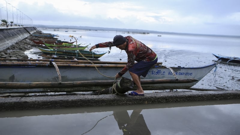 Tropical Storm Nalgae is now heading toward the northern or central sections of the Philippines, the state weather service said