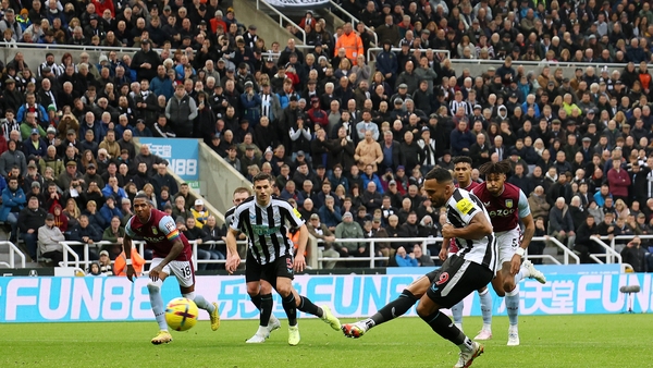 Callum Wilson converts from the spot