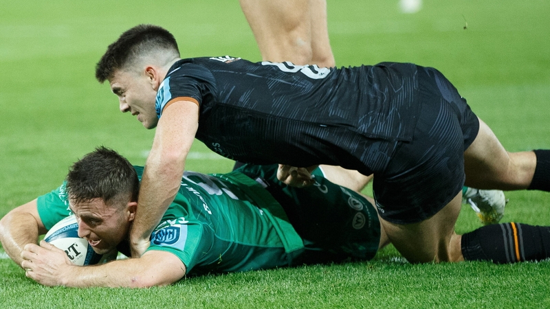 Caolin Blade crosses for Connacht's second try