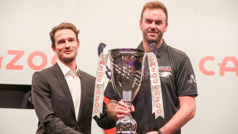 Ross Smith with the trophy in Dortmund