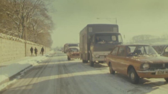 Traffic jam on Conyngham Road, Dublin (1977)