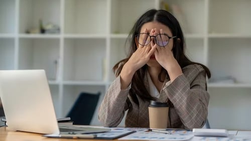 Friday never seems to come around fast enough at the office. Photo: CrizzyStudio/Shutterstock